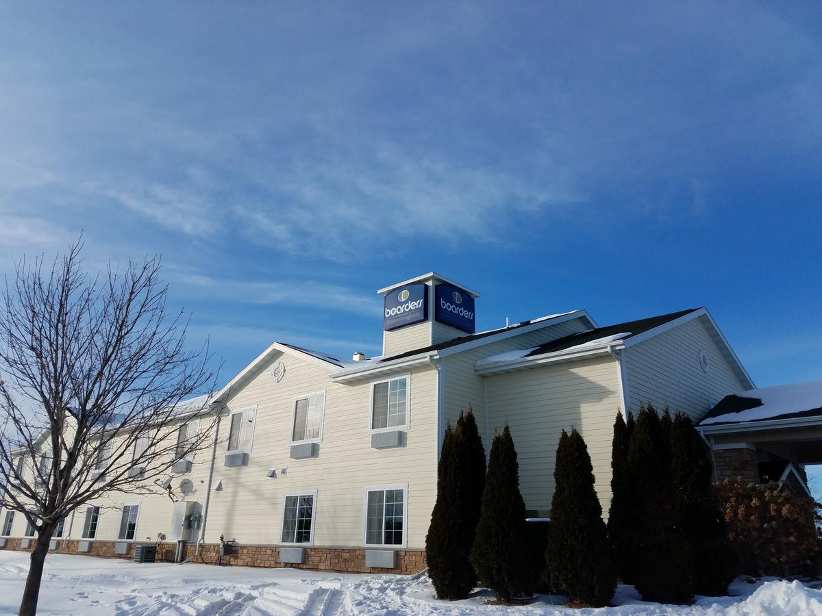 Boarders Inn & Suites By Cobblestone Hotels - Oshkosh Exterior photo